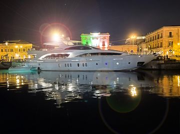 2006 Azimut 116