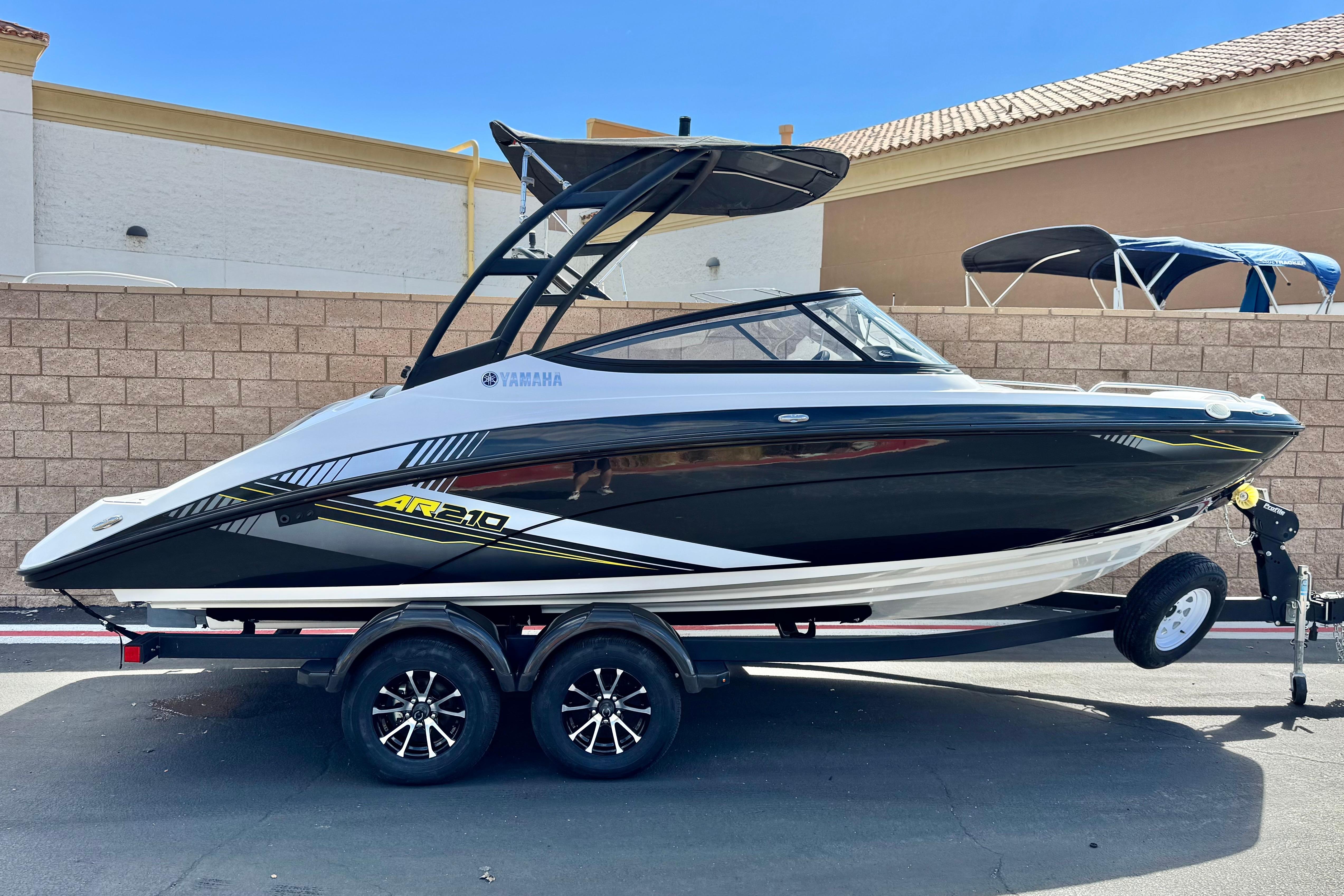 2019 Yamaha Boats AR210