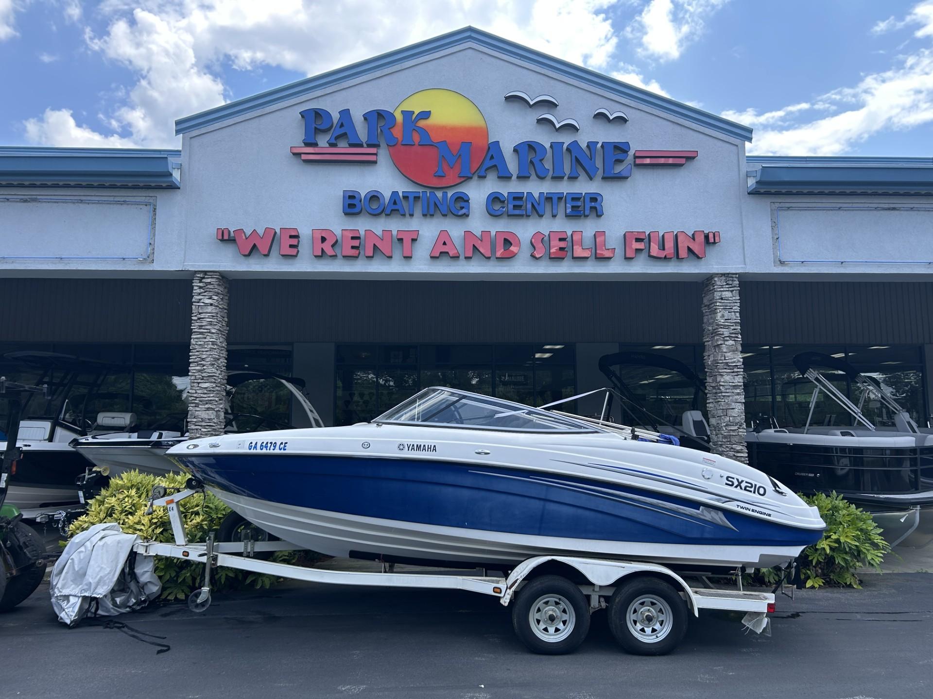 Yamaha Boats SX210 2006 Yamaha SX 210 boat on trailer at Park Marine Boating Center.