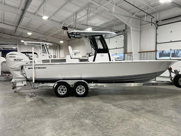 Sportsman Masters 267OE 2024 Sportsman Masters 267OE Bay boat on trailer in indoor showroom.