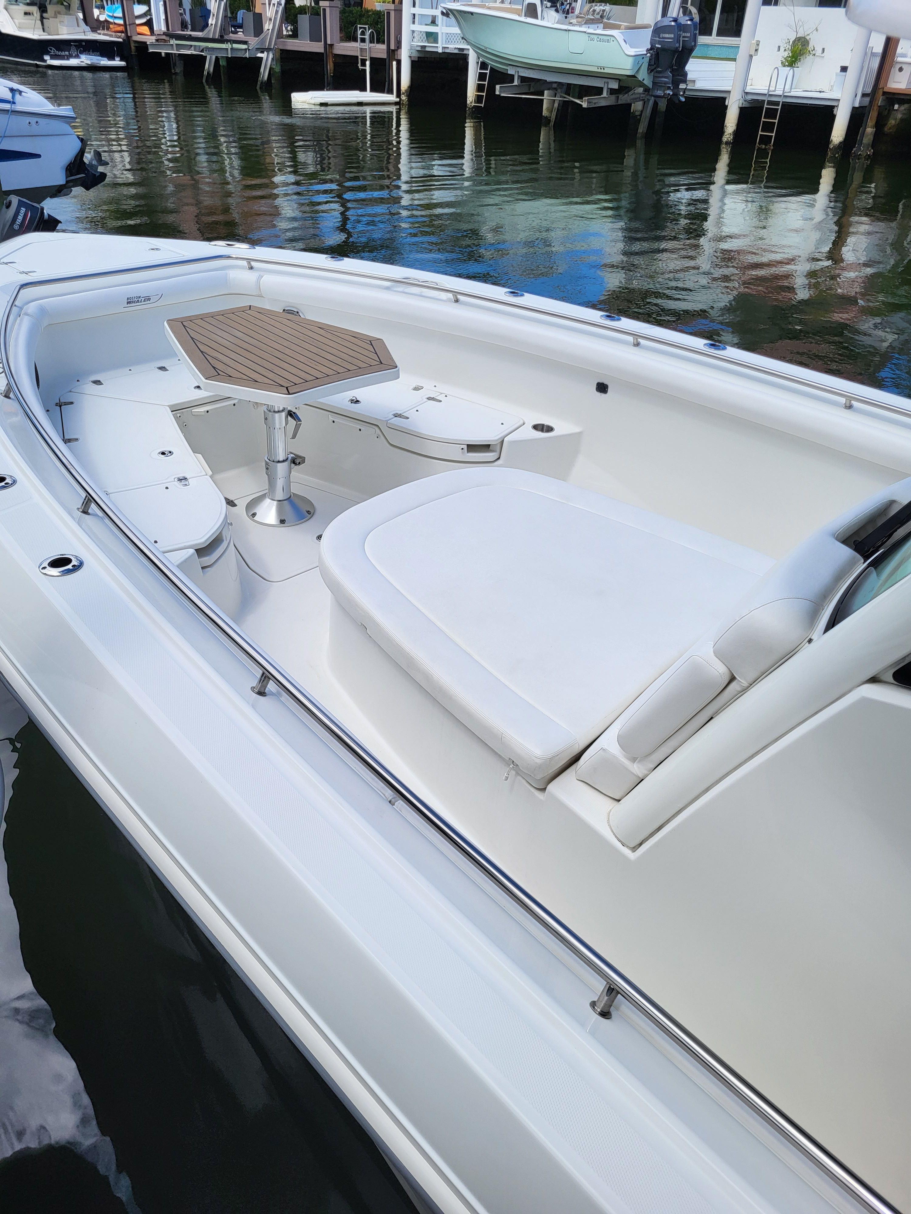 2015 Boston Whaler 350 Outrage
