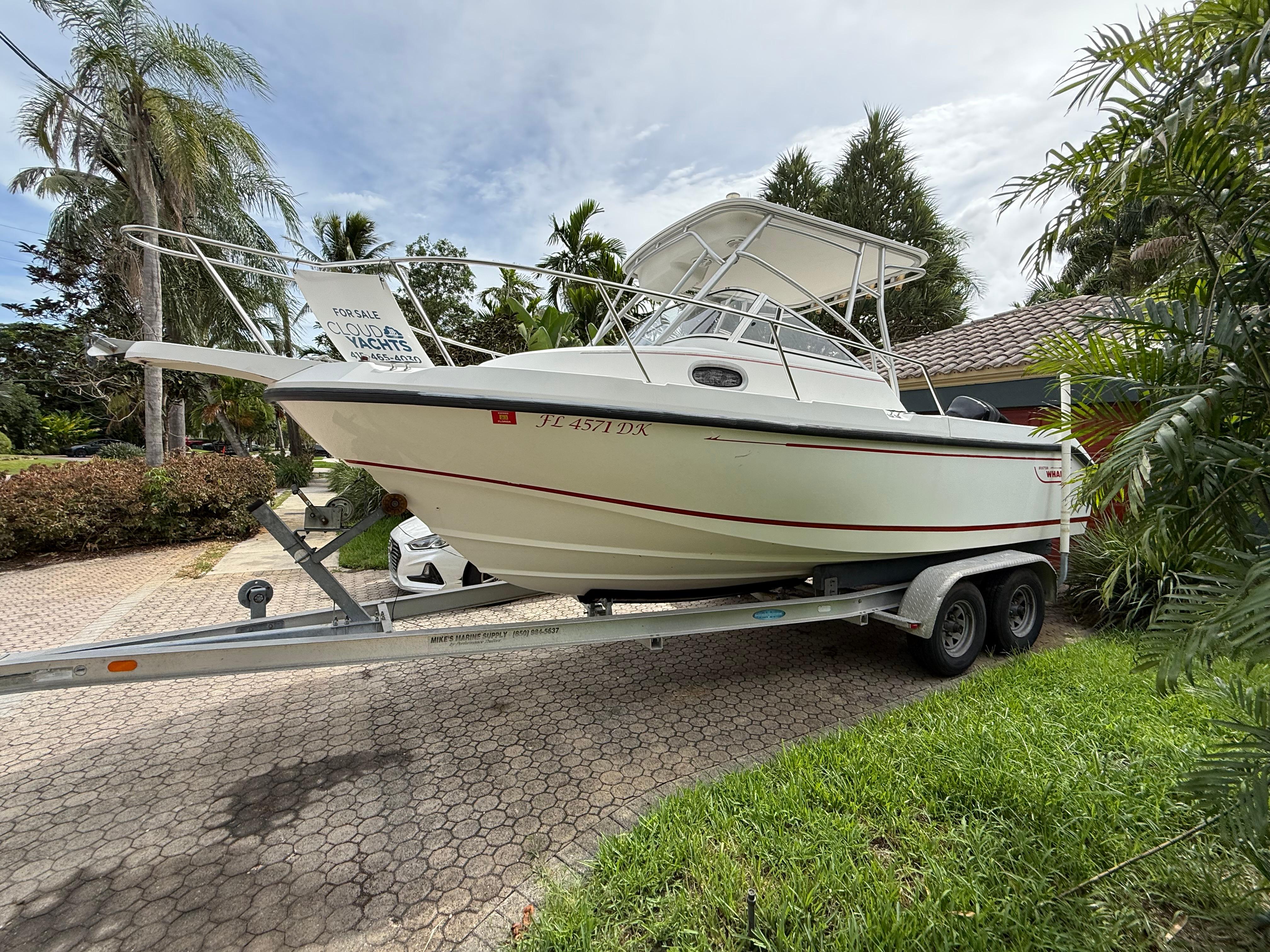 1998 Boston Whaler 23 Conquest
