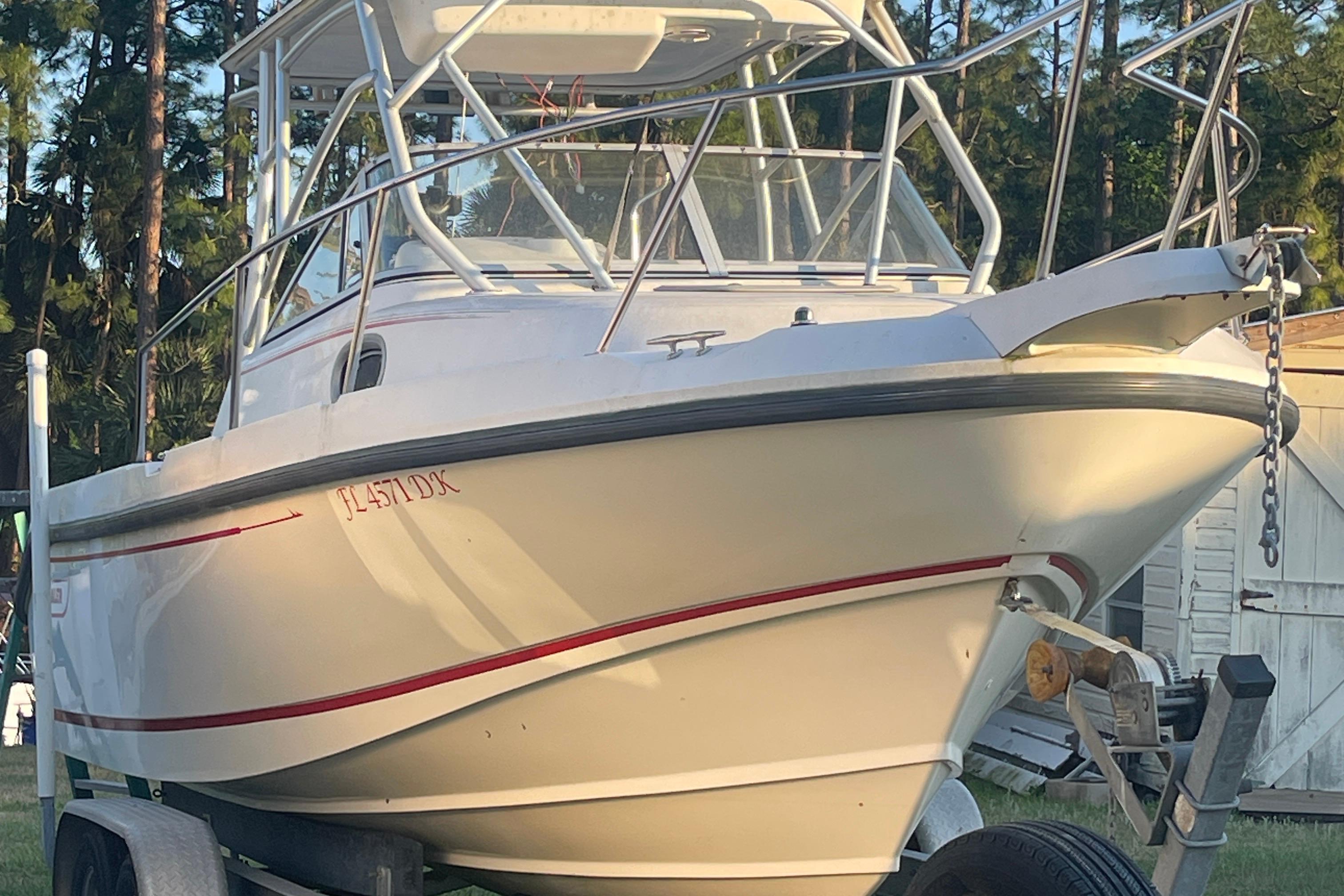 1998 Boston Whaler 23 Conquest