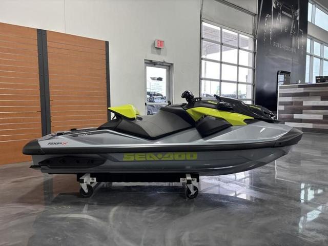 Sea-Doo RXP-X™ 325 Tech, BRP Premium A, Ibr Ice Metal /