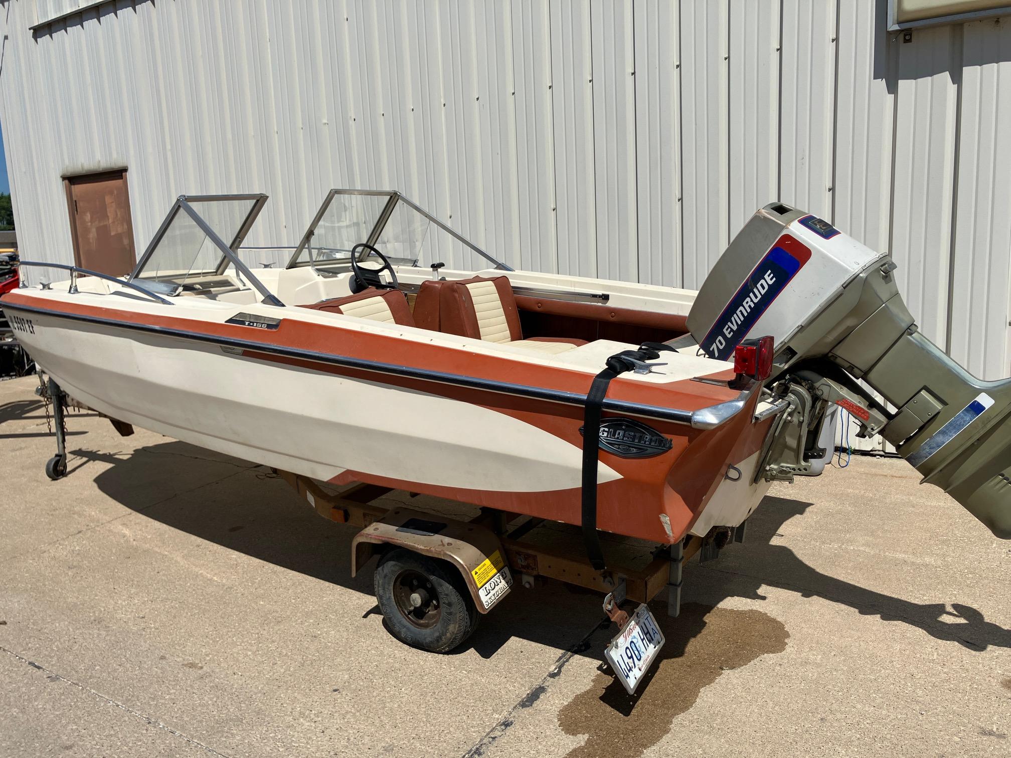 1976 Glastron 156 OPEN BOW