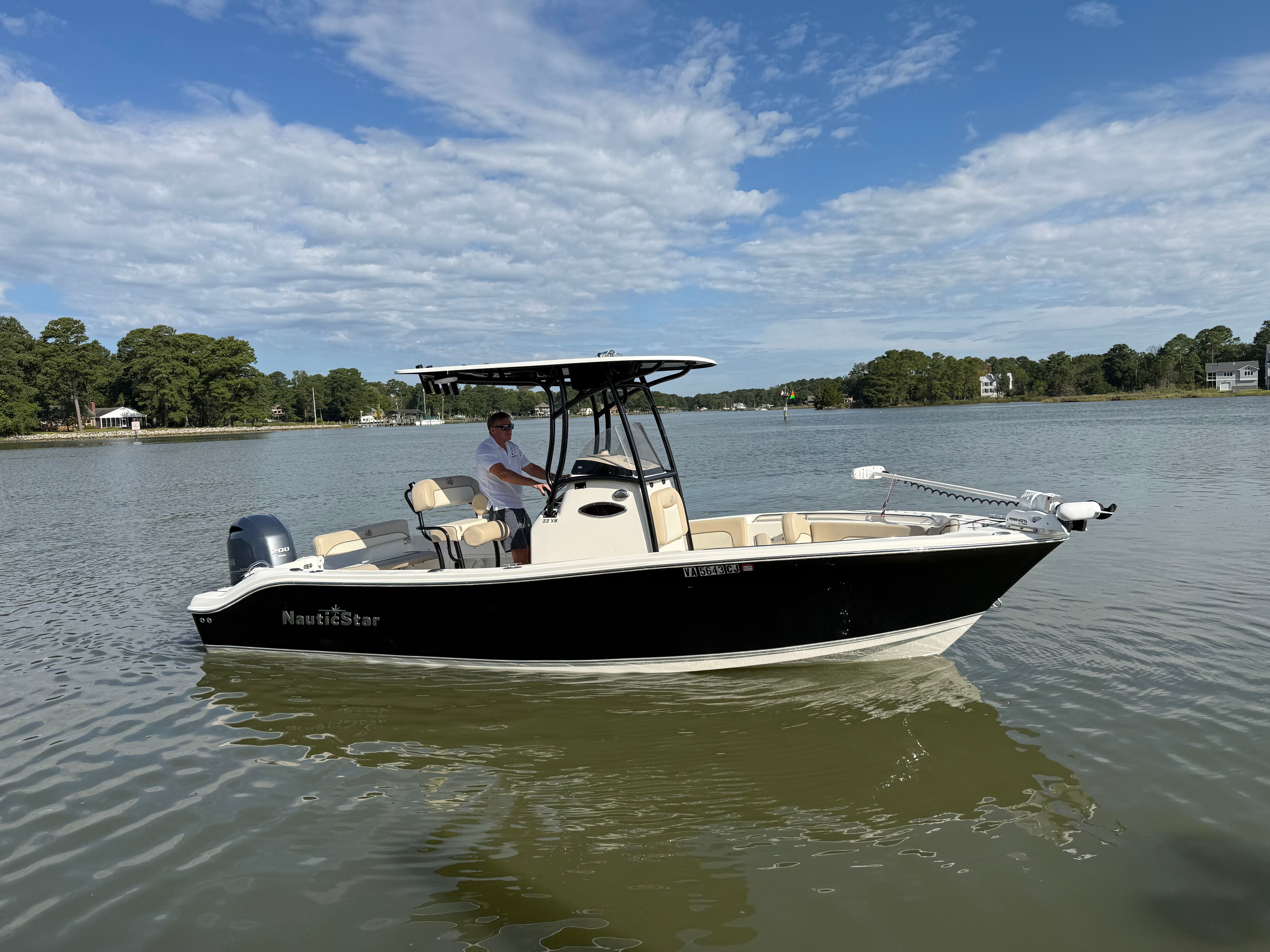 2019 NauticStar 22 XS Offshore