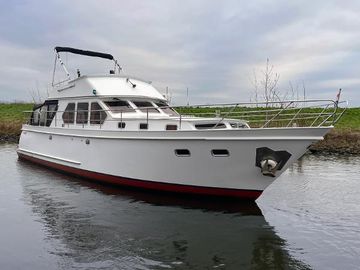 1987 Valkkruiser 1200 Flybridge