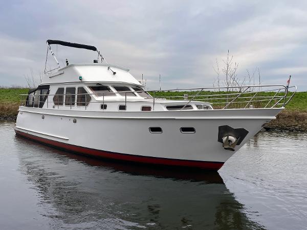 1987 Valkkruiser 1200 Flybridge
