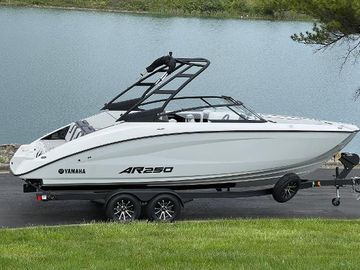 2025 Yamaha Boats AR250