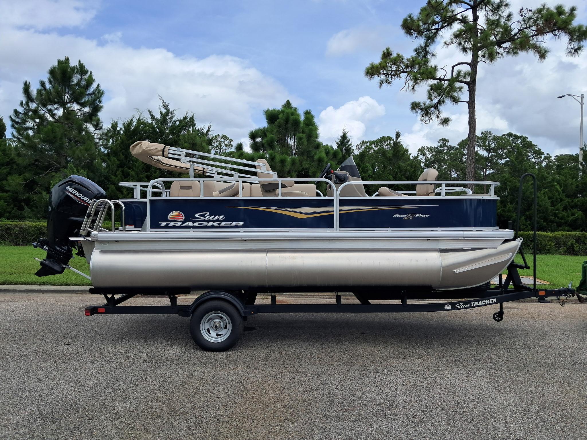 2025 Sun Tracker Bass Buggy 18 DLX