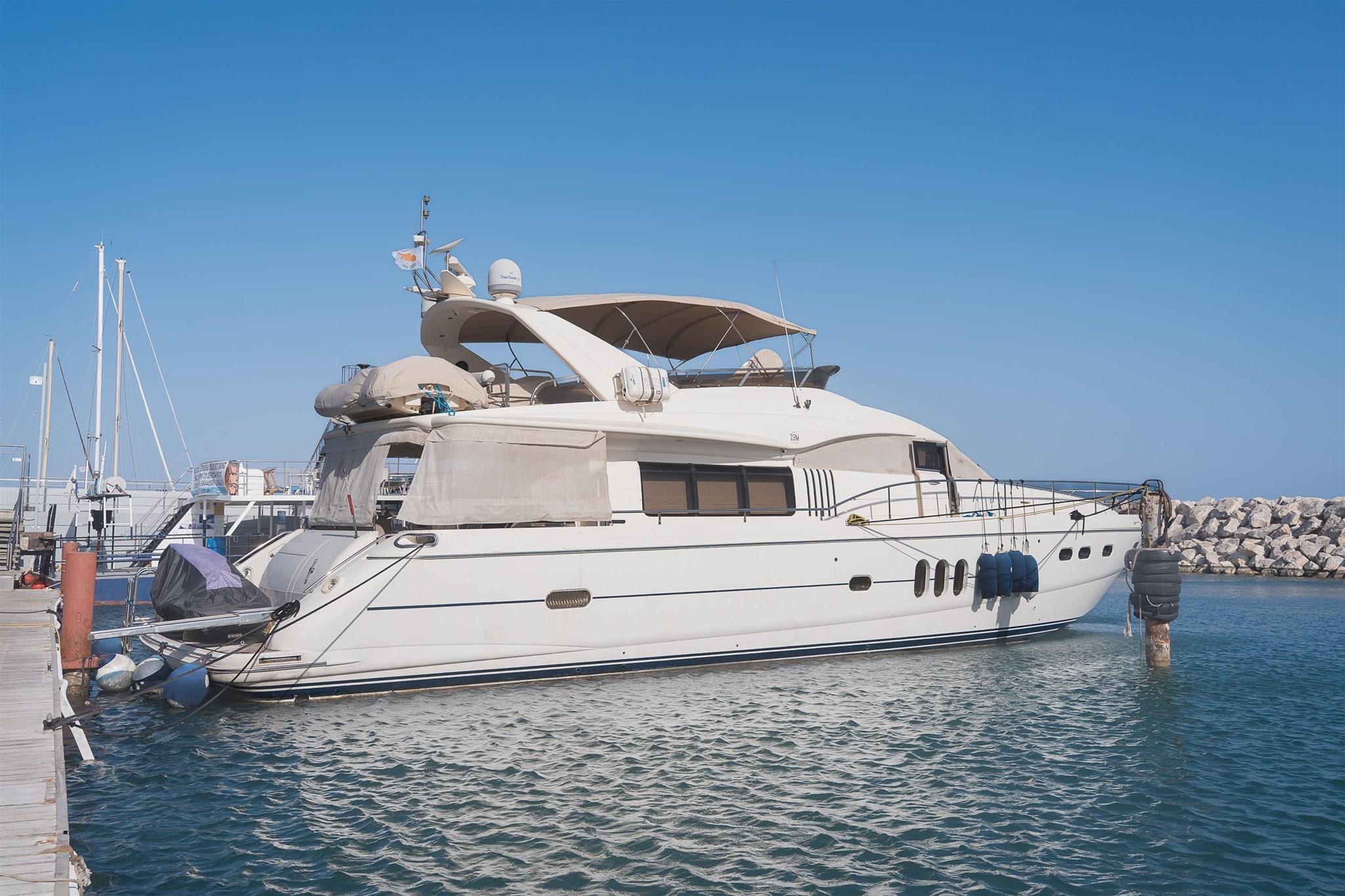2004 Princess 82 Motor Yacht