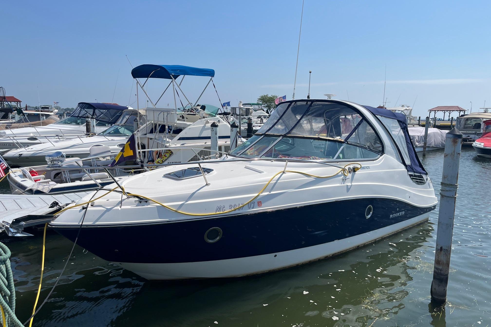 2020 Rinker 290 EX