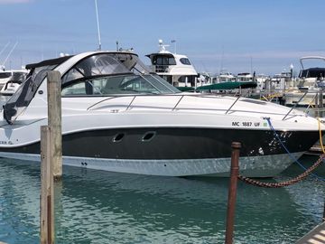 2013 Rinker 310 Express Cruiser