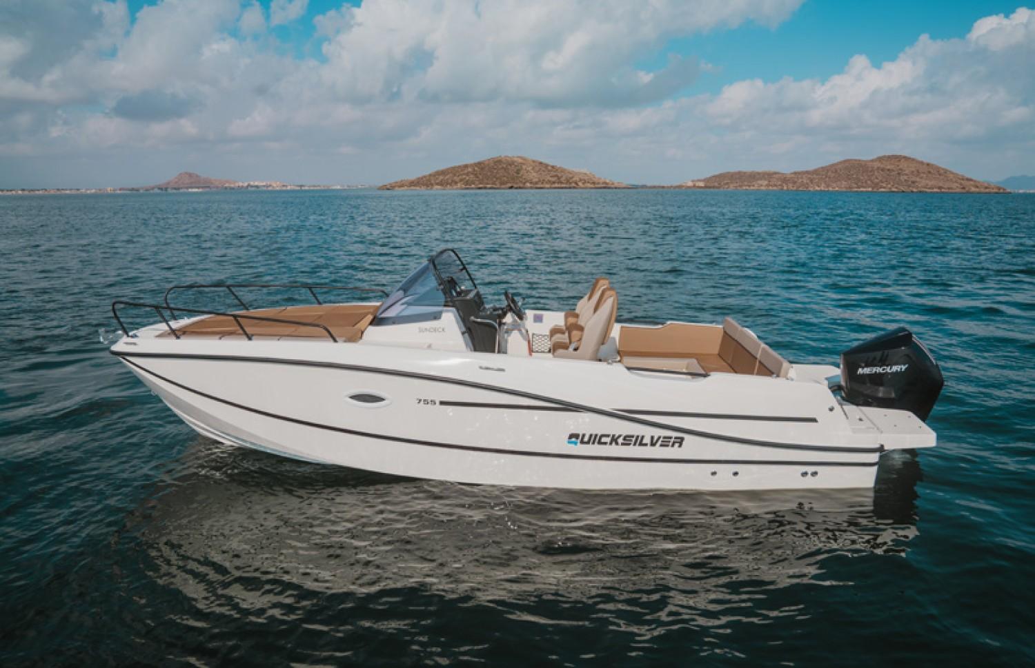 2025 Quicksilver Activ 755 Sundeck