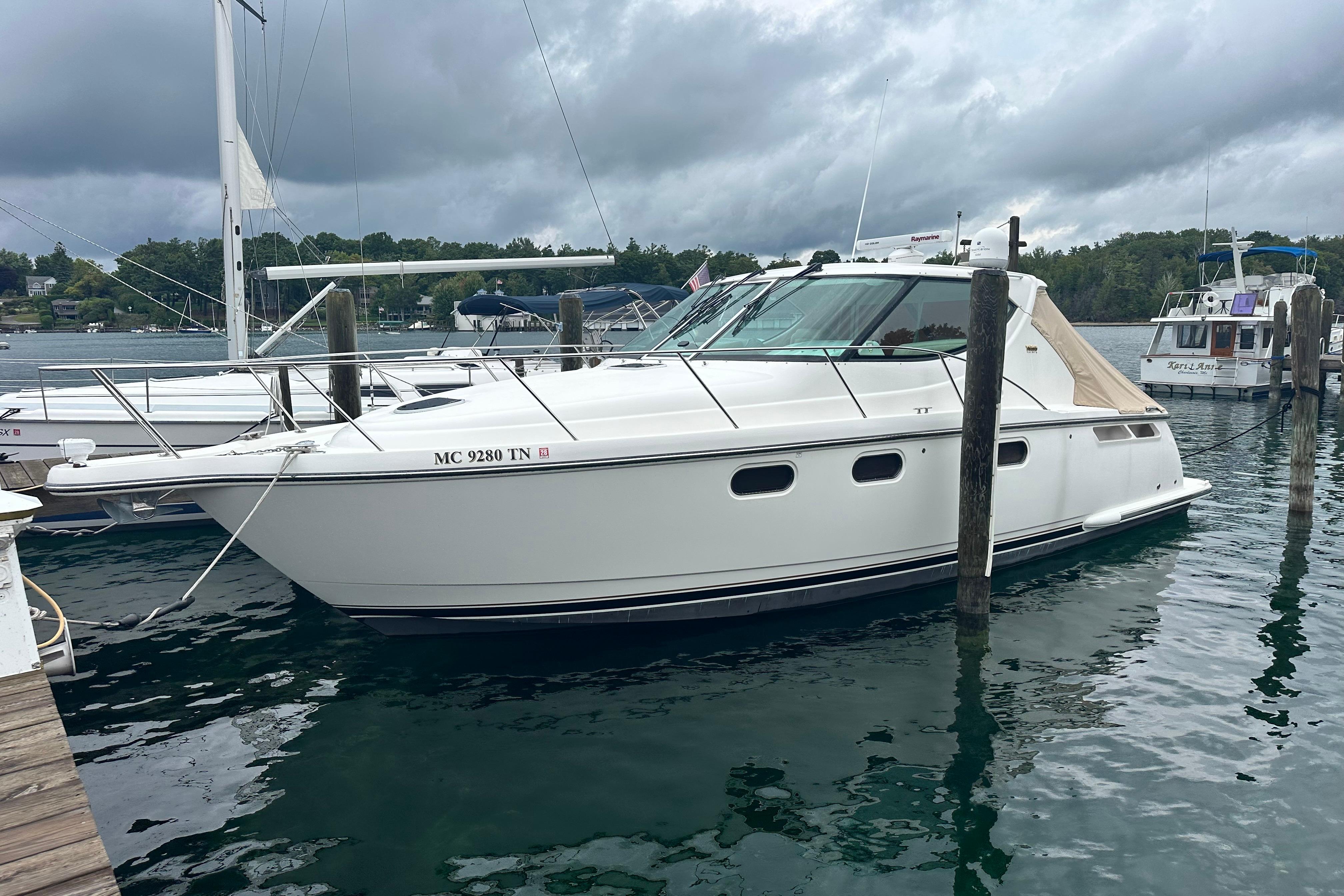 Tiara Yachts 3900 Sovran 2007 Tiara Yachts 3900 Sovran docked in a marina under cloudy skies.