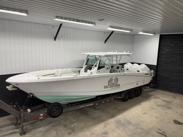 2025 Wellcraft 352 Fisherman