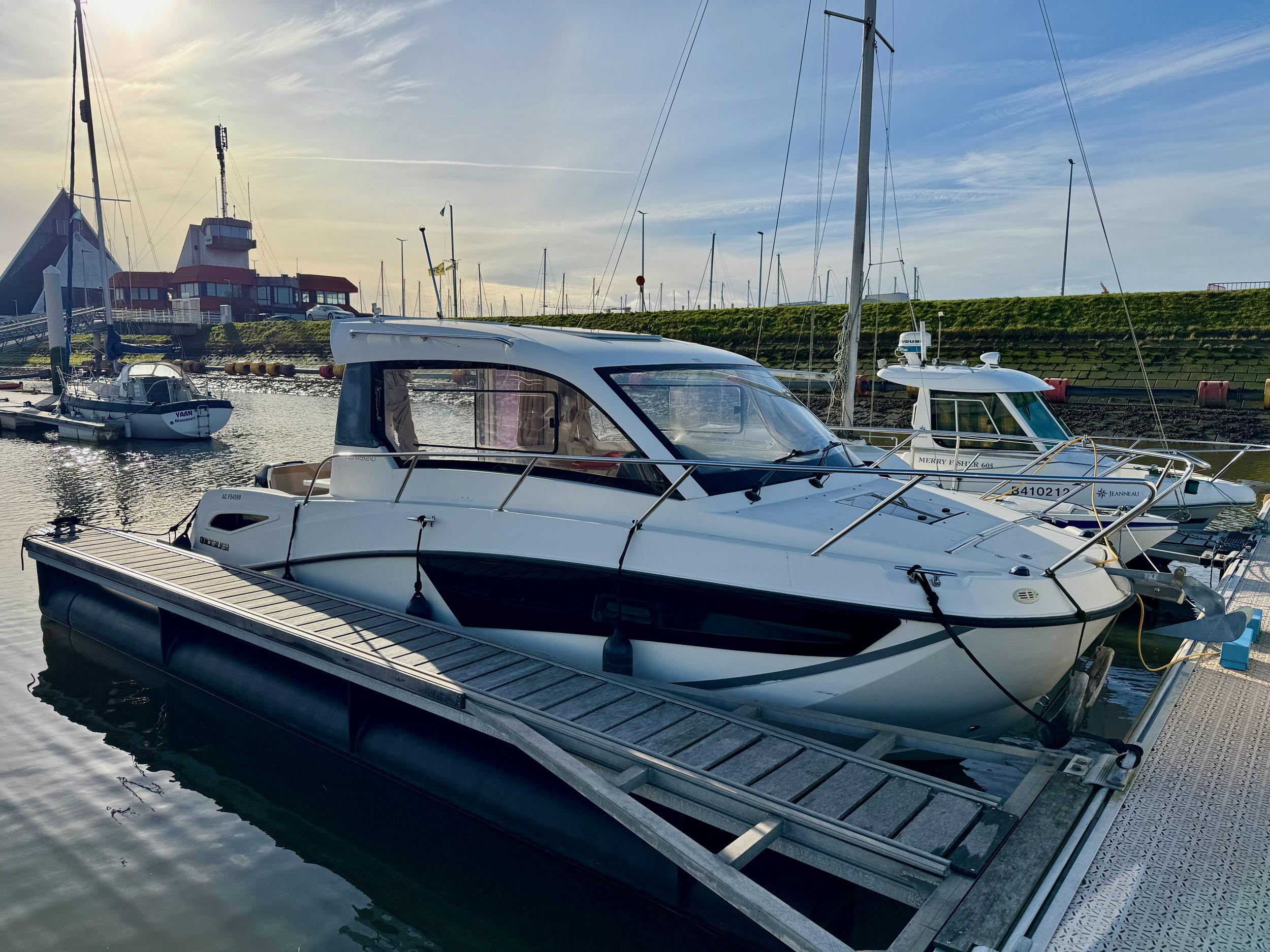 2017 Quicksilver Activ 755 Weekend