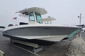 2016 Boston Whaler 250 Outrage