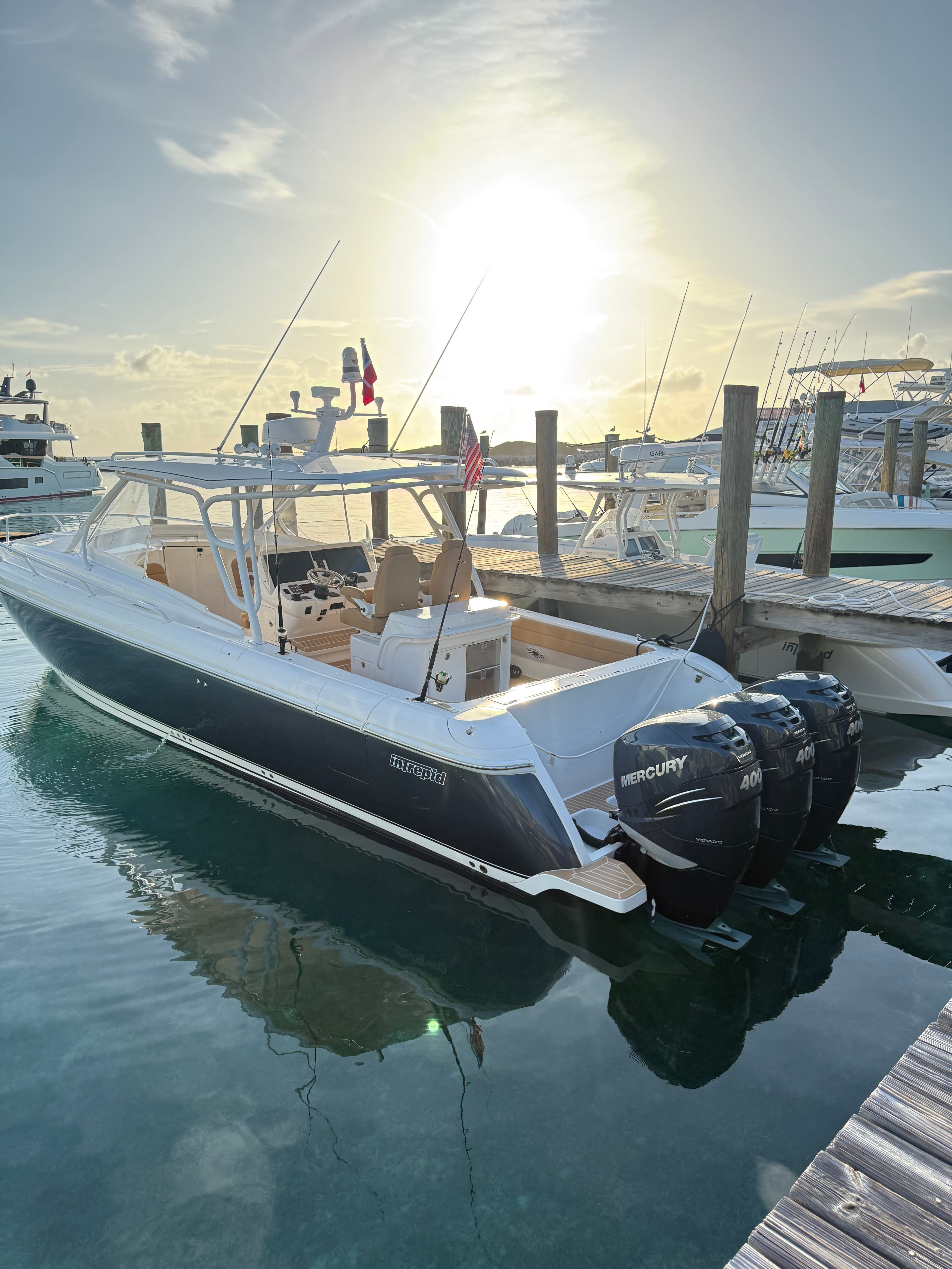 2019 Intrepid 407 Cuddy