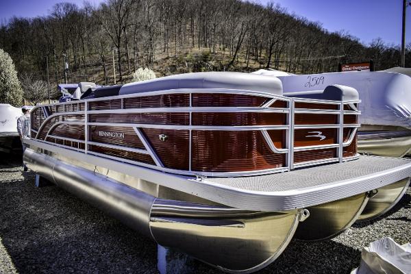 2024 Bennington 22 svsb