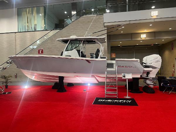 2023 Blackfin 332 CC