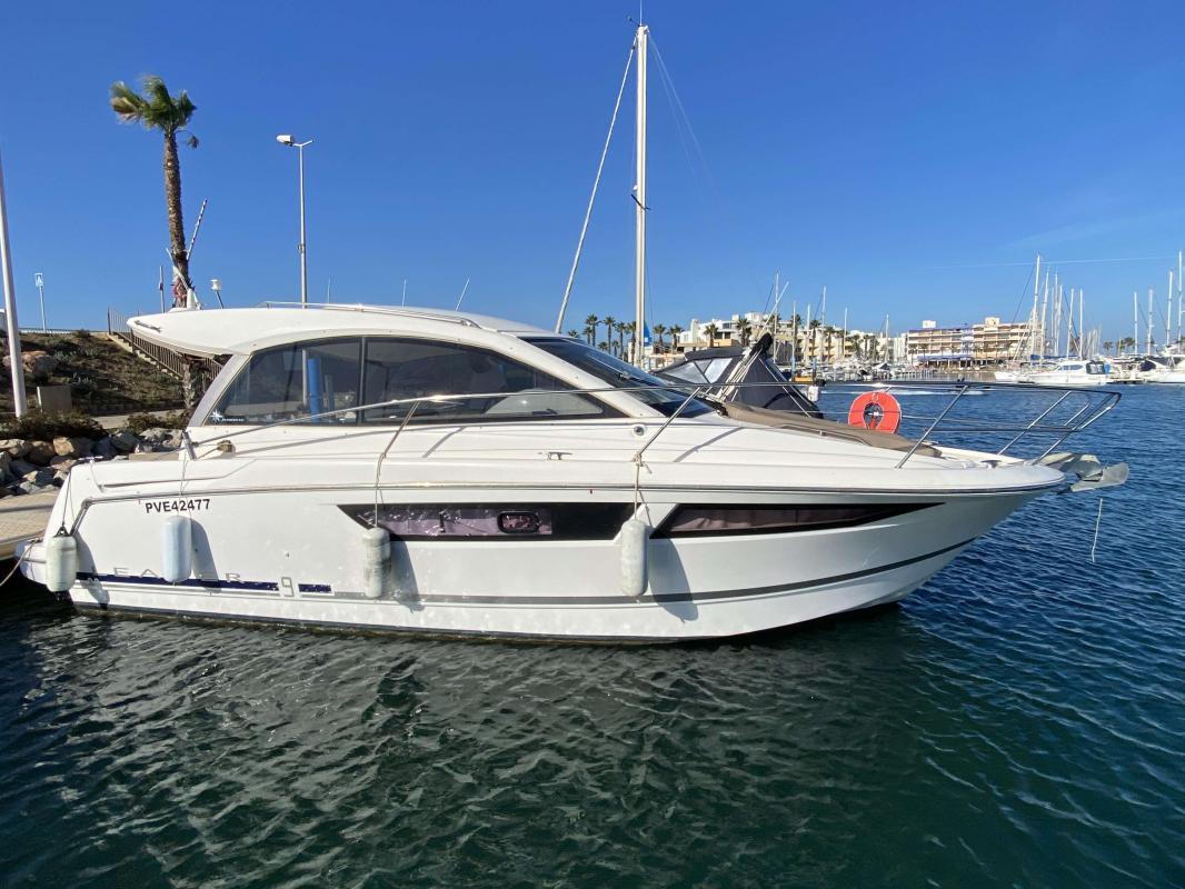 2011 Jeanneau Leader 9