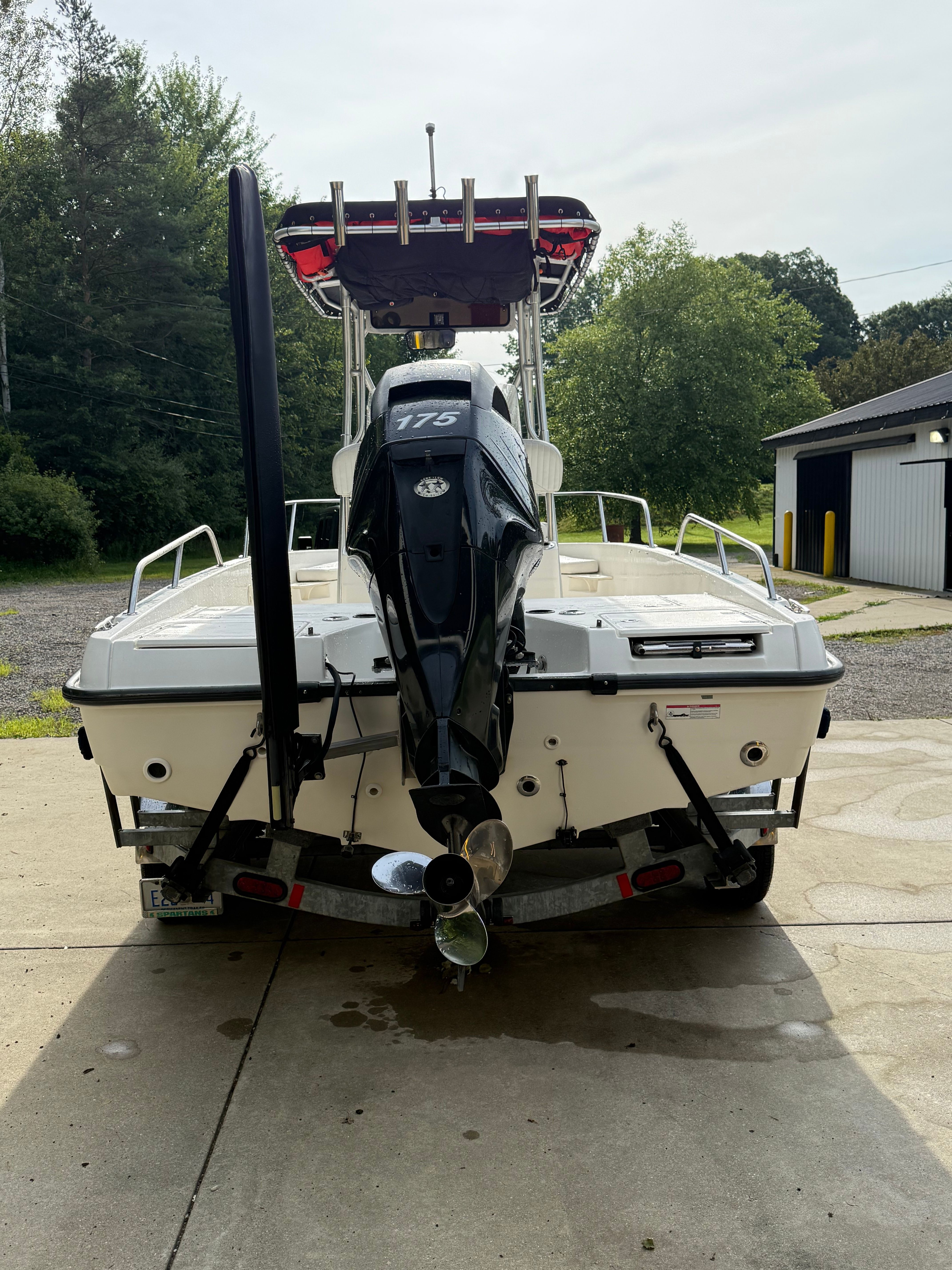2007 Boston Whaler 200 Dauntless