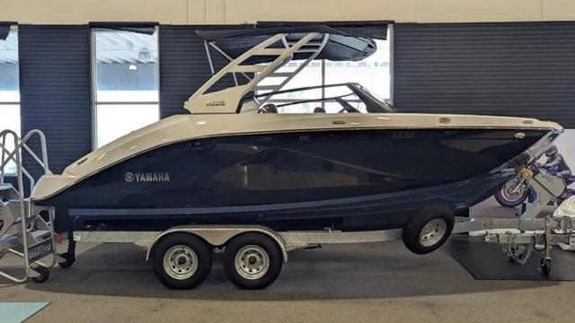 2025 Yamaha Boats 222S