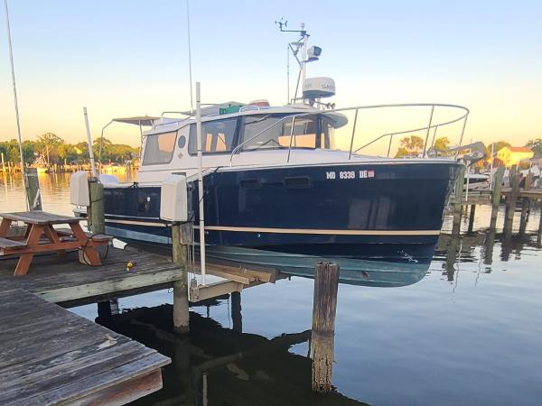 2019 Ranger Tugs R-27