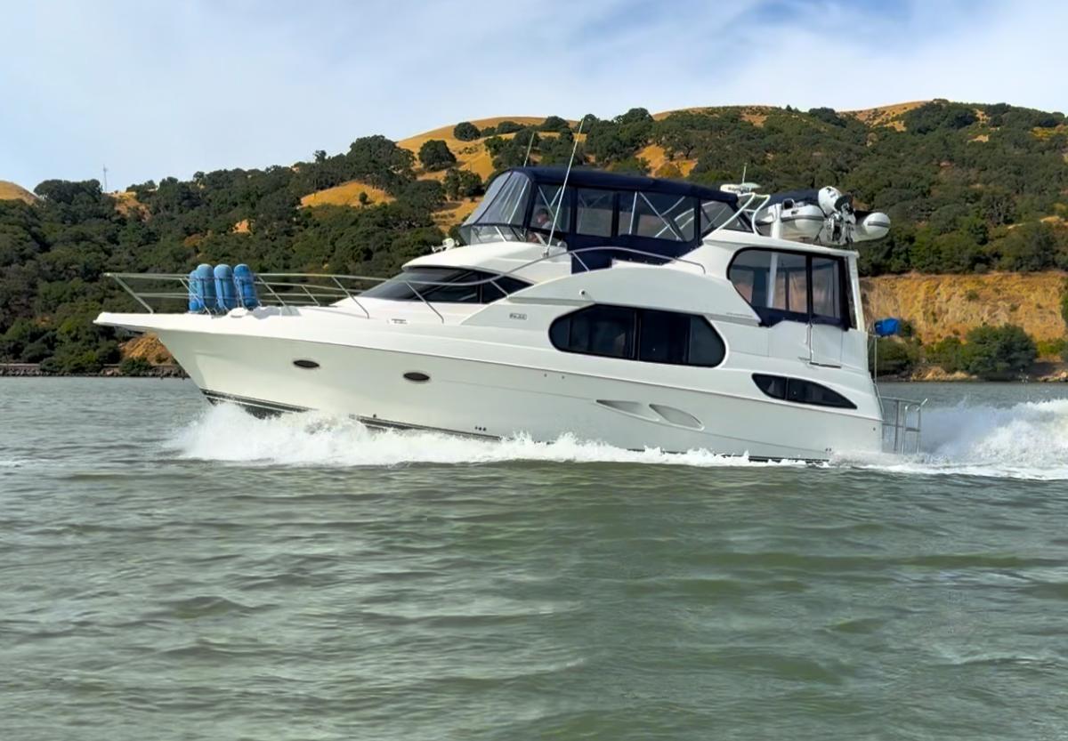 Silverton 43 Motor Yacht