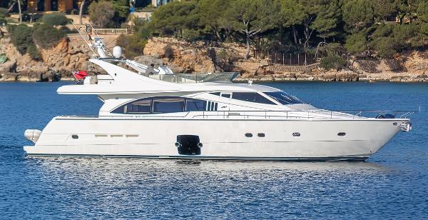 2005 Ferretti Yachts 731