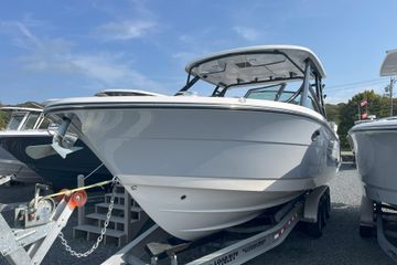 2026 Robalo R317 Dual Console