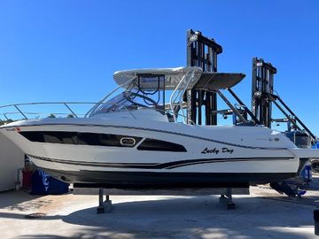 2021 Jeanneau Leader 9.0 WA TWIN YAMAHA 250s w/ BOW & STERN THRUSTERS
