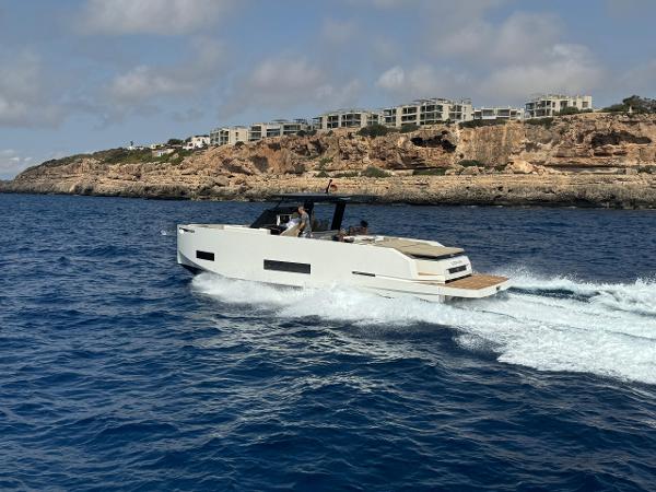 2022 De Antonio Yachts D42 Open
