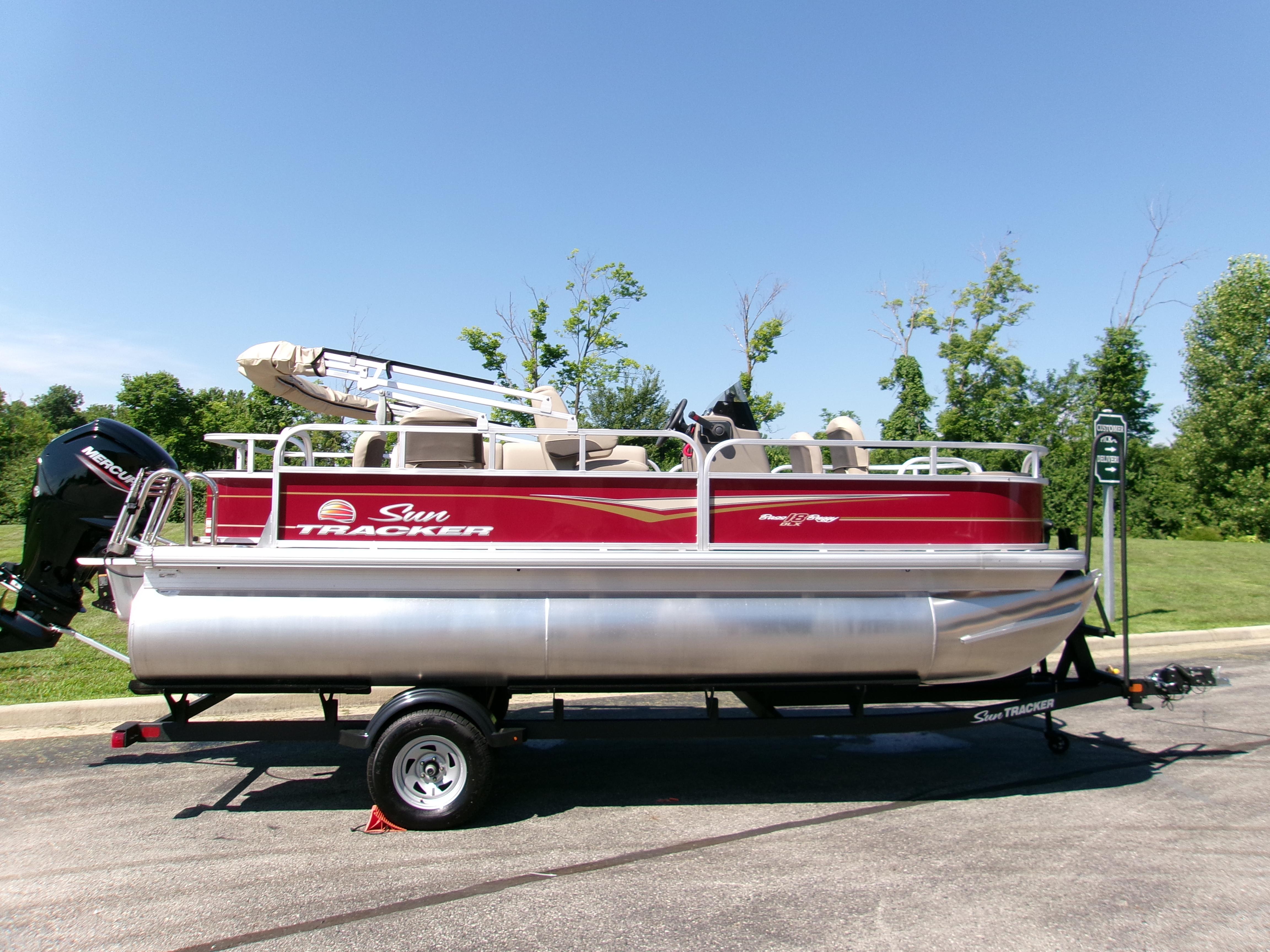 2025 Sun Tracker Bass Buggy 18 DLX