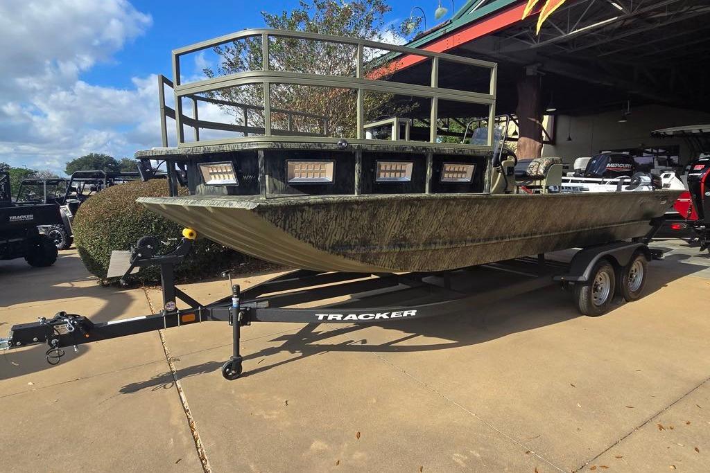 2025 Tracker Grizzly 2072 CC Sportsman Kicker