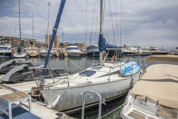 1985 Beneteau First 29