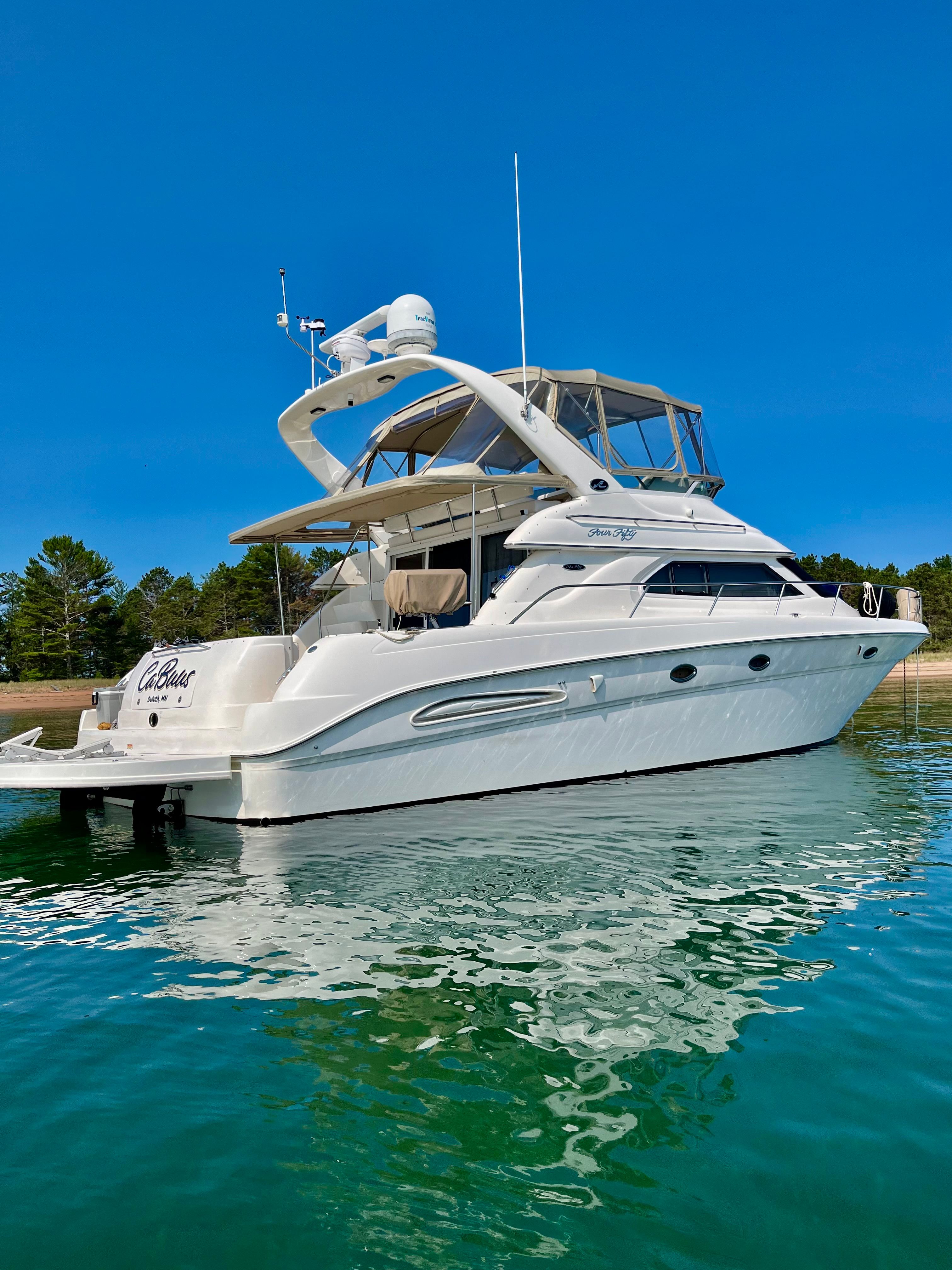 Sea Ray 450 Express Bridge