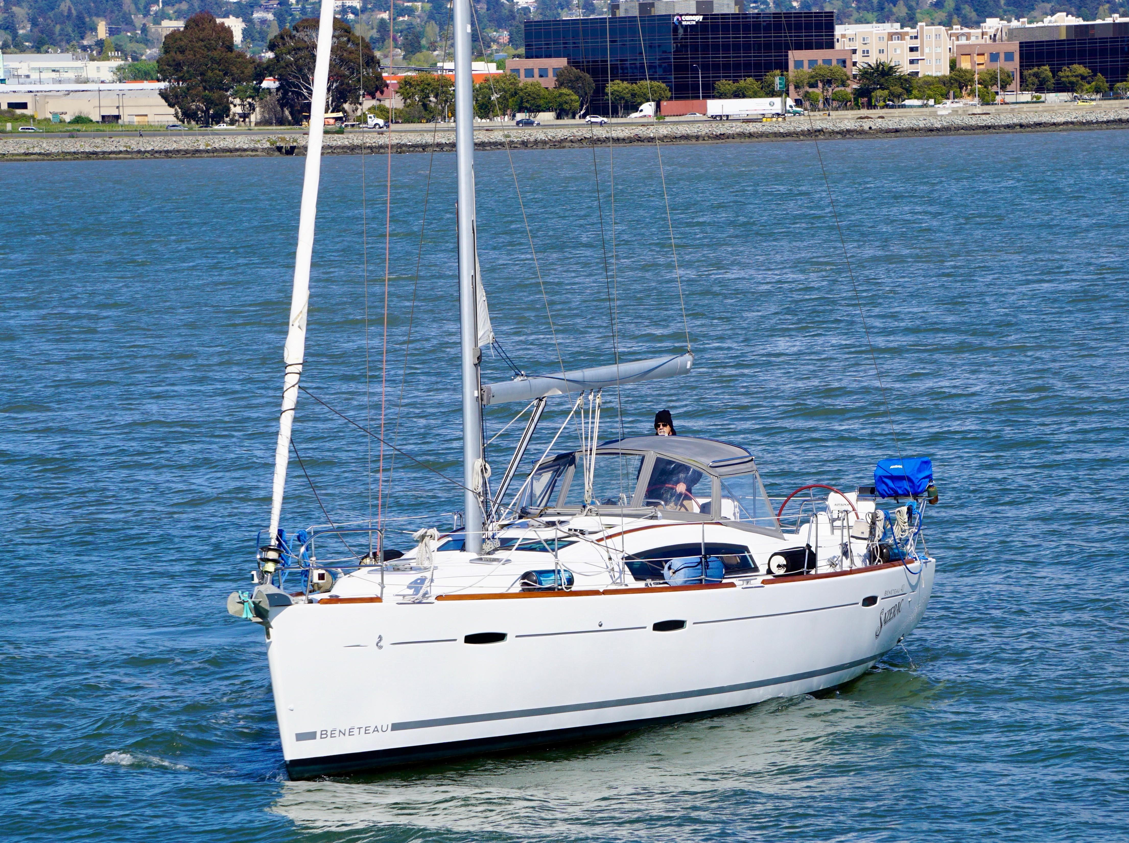 40 foot beneteau sailboat