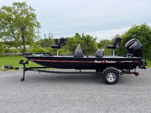 Tracker Bass Tracker Classic XL 2025 Tracker Bass Tracker Classic XL boat on trailer, parked outdoors.