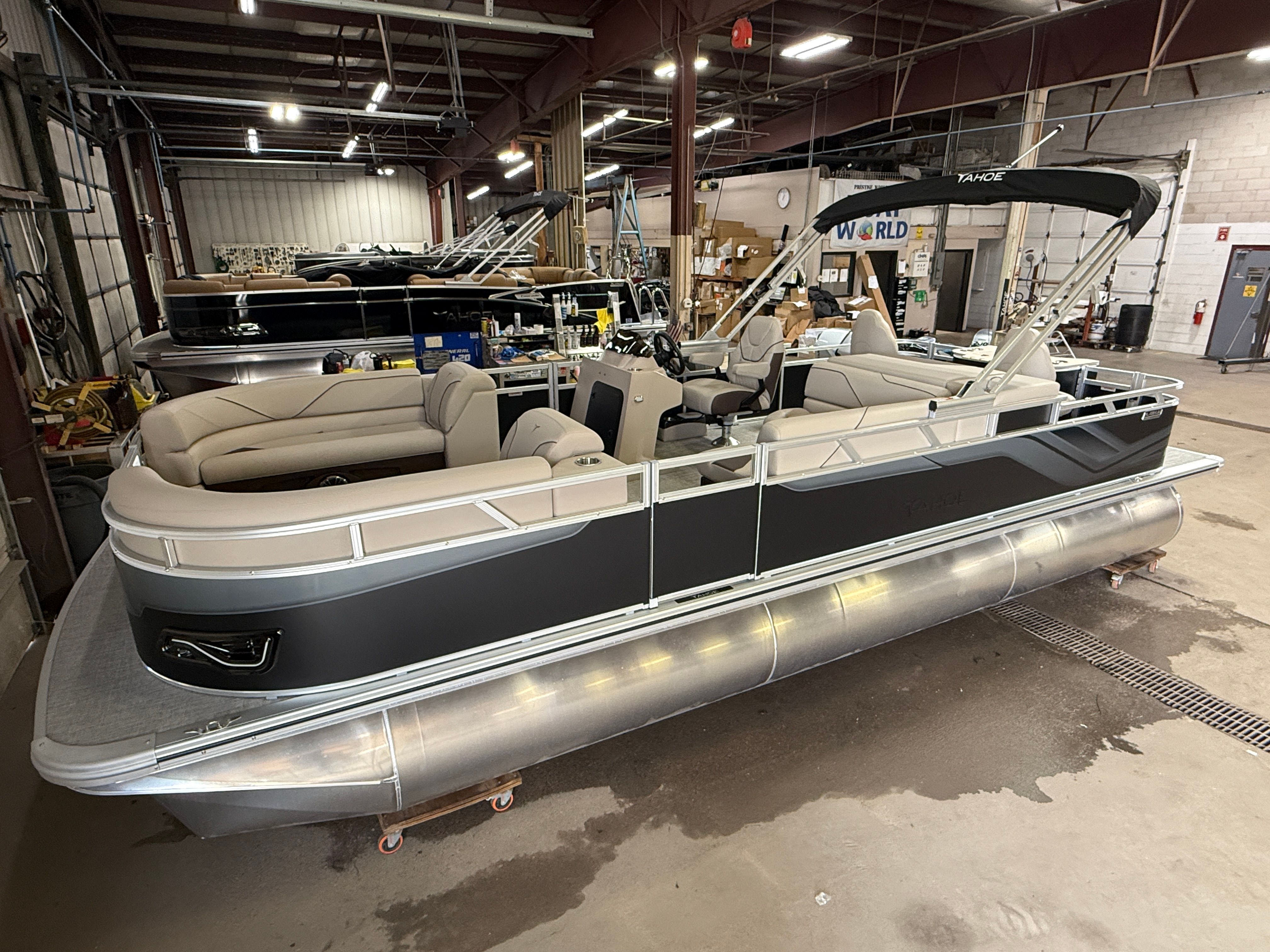 2026 Tahoe Sport 2385 Rear Fish & Honda 4-Stroke EFI