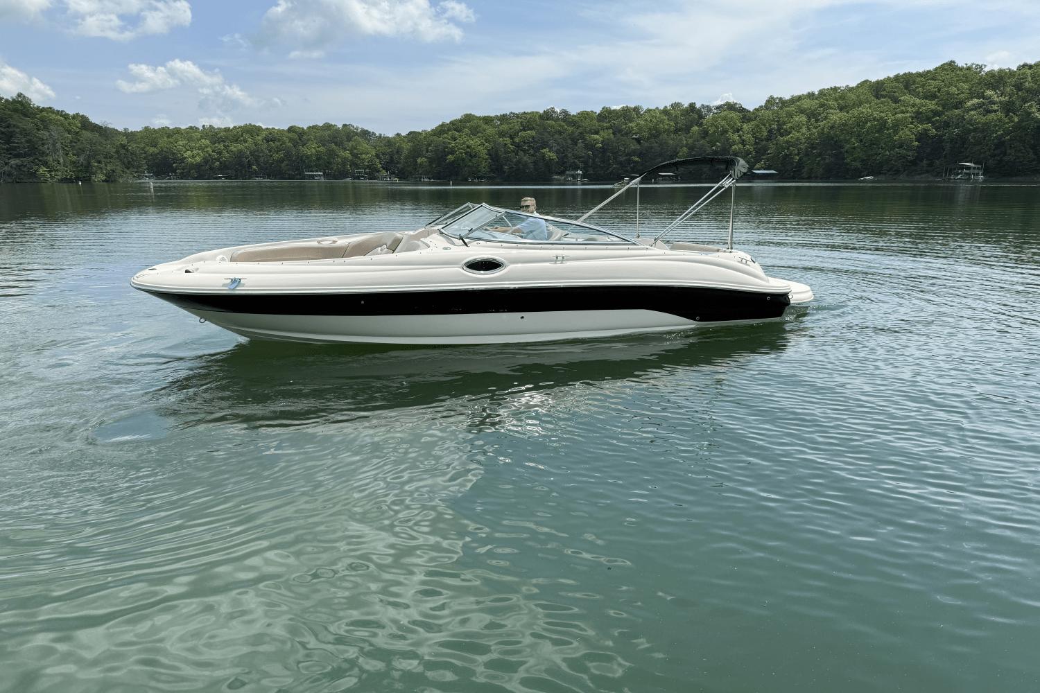 2004 Sea Ray 240 Sundeck