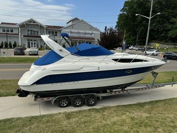 2005 Bayliner 305