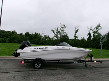 2025 Tahoe 200 S