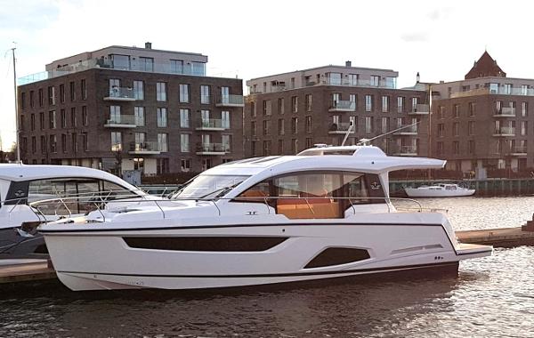 2018 Sealine C430