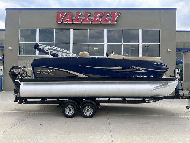 2016 Larson Escape RT 2200