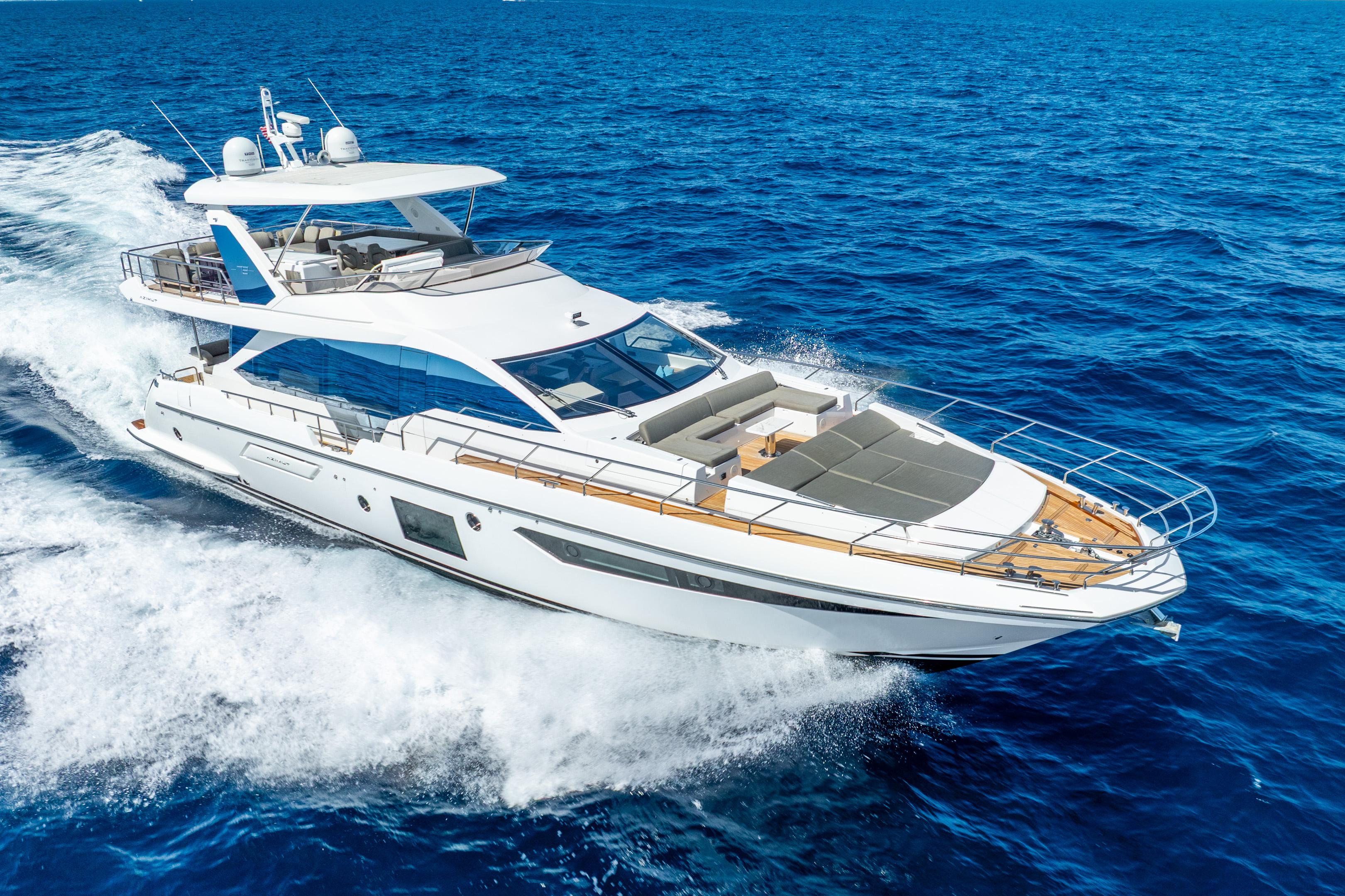 Azimut Fly 72 Azimut Fly 72 yacht cruising on open sea, 2021 model, luxury design.