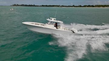 2024 Front Runner 36 Center Console