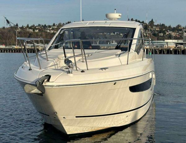 2017 Sea Ray Sundancer 350 Coupe