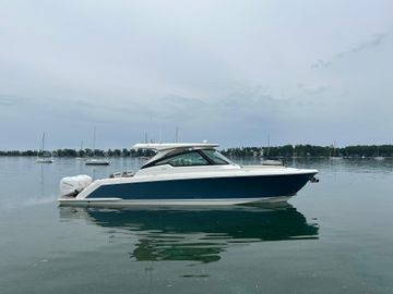 2022 Tiara Yachts 38 LX